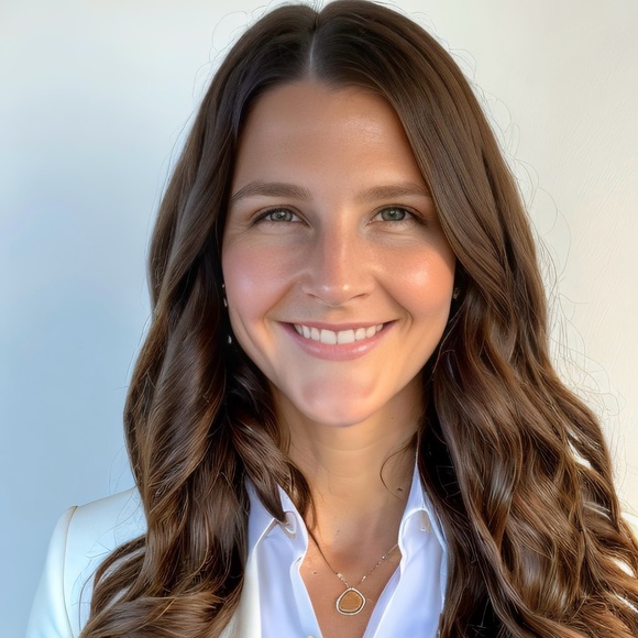 Meet your Posher, Chloe - Picture 1 of 1